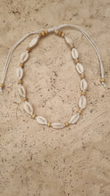 Load image into Gallery viewer, Shell choker necklace
