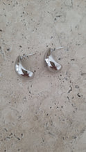 Load image into Gallery viewer, Gigi Earrings
