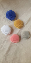 Load image into Gallery viewer, Clam Shell Trinket Box
