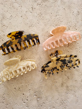 Load image into Gallery viewer, Marble Claw Clip
