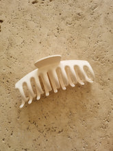 Load image into Gallery viewer, Large claw clip

