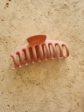 Load image into Gallery viewer, Large claw clip
