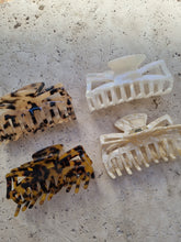 Load image into Gallery viewer, Marble Large Claw Clip
