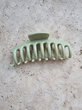 Load image into Gallery viewer, Large claw clip
