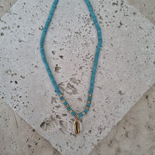 Load image into Gallery viewer, Shell necklace
