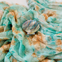 Load image into Gallery viewer, Mermaid Shell Hair Clip
